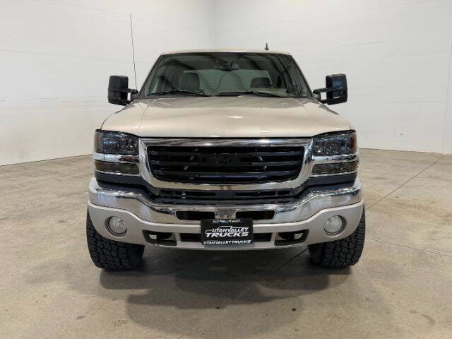 Used 2006 GMC Sierra 2500 SLE w/ Onstar Plus Package AWD/4WD image 3
