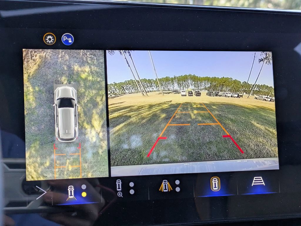 New 2026 Chevrolet Equinox ACTIV w/ Convenience Package III image 23