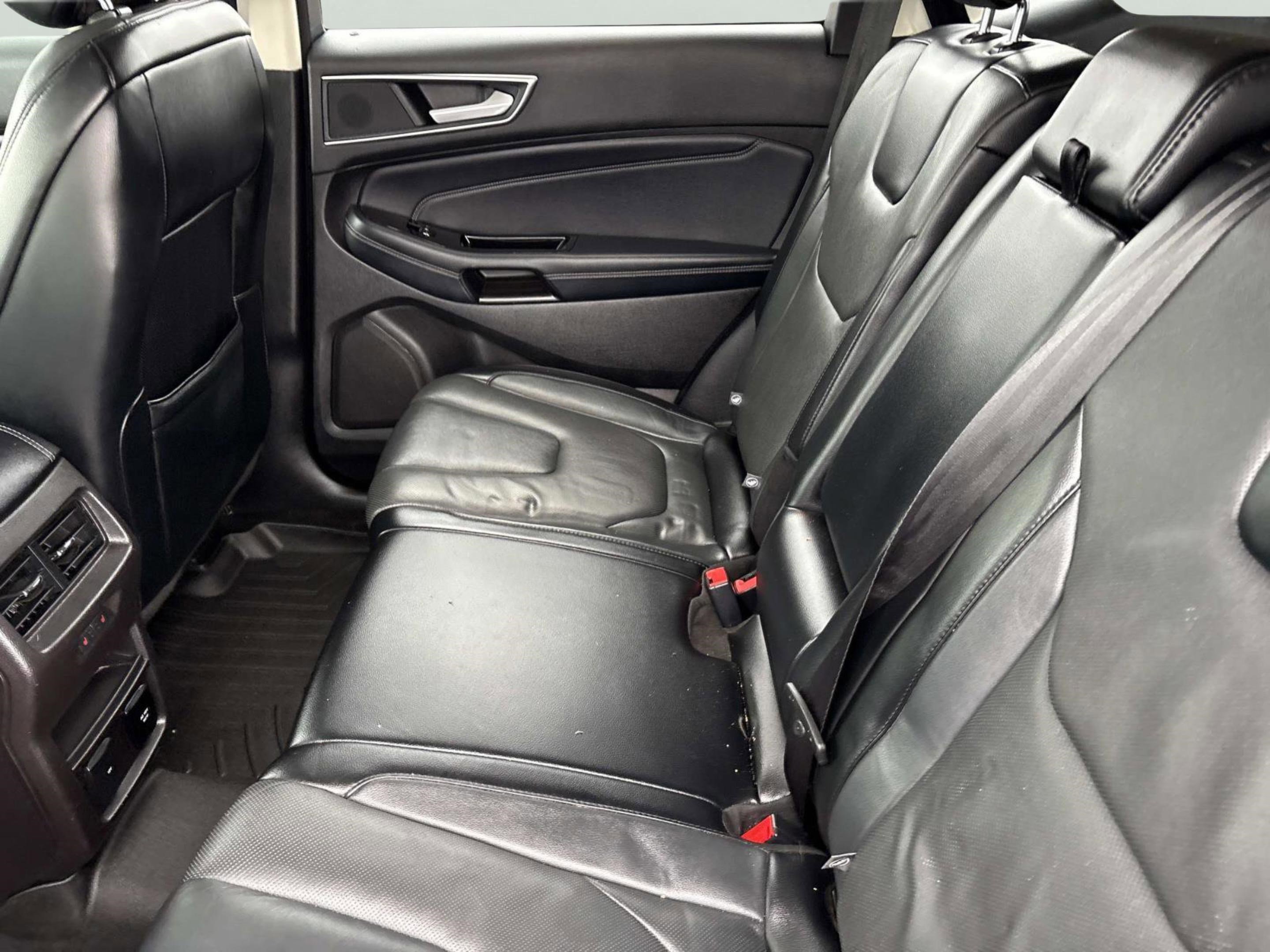 Used 2018 Ford Edge Titanium w/ Equipment Group 301A image 17