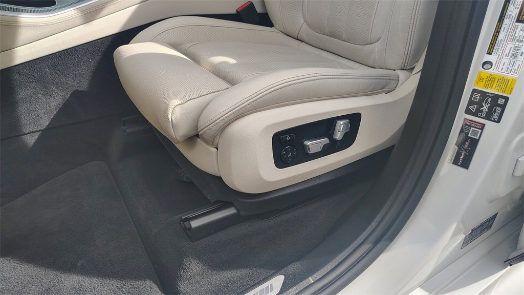 Used 2021 BMW X5 M50i image 11