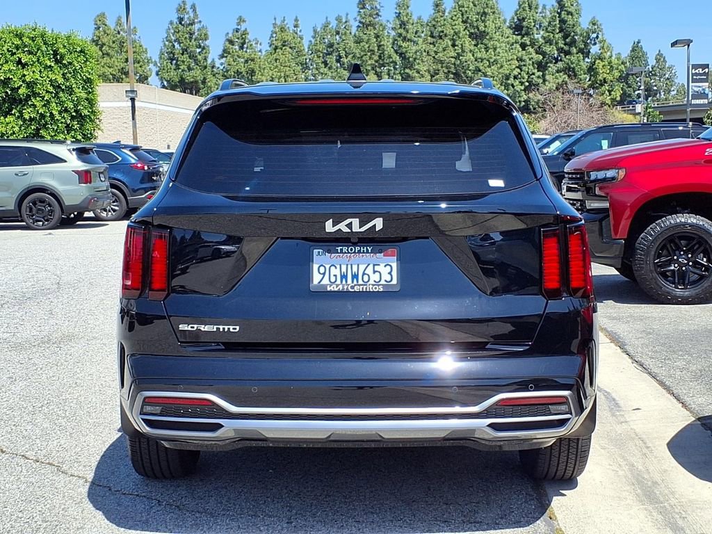 Certified 2023 Kia Sorento S image 4