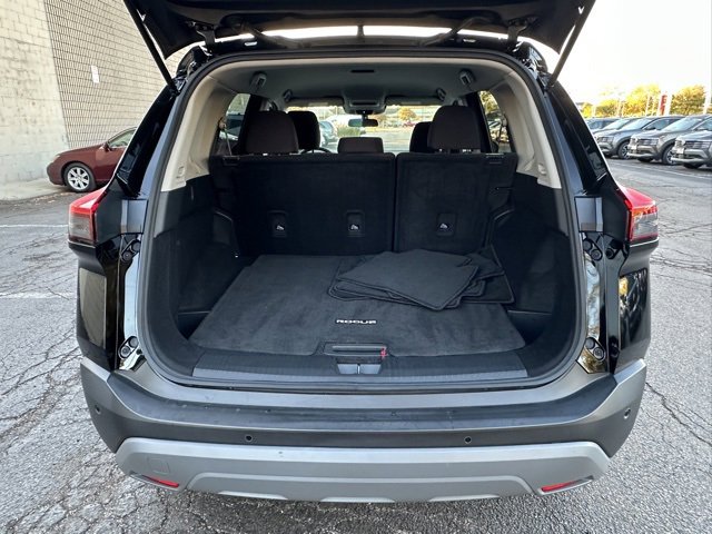 Used 2023 Nissan Rogue S image 16