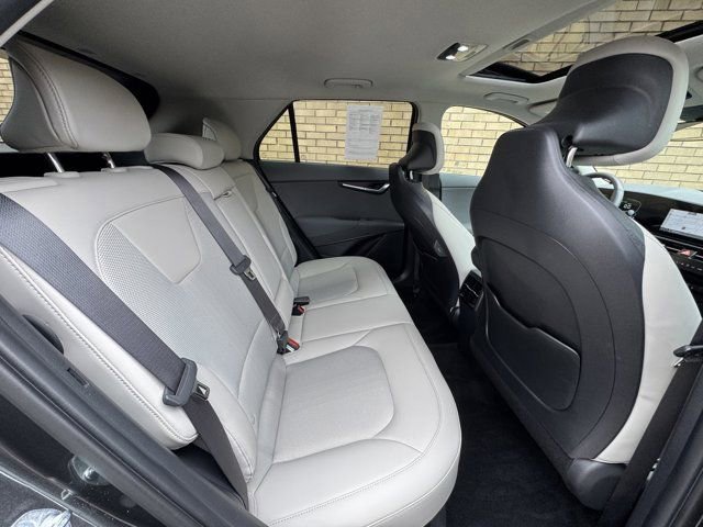 Used 2023 Kia Niro EX Touring image 12