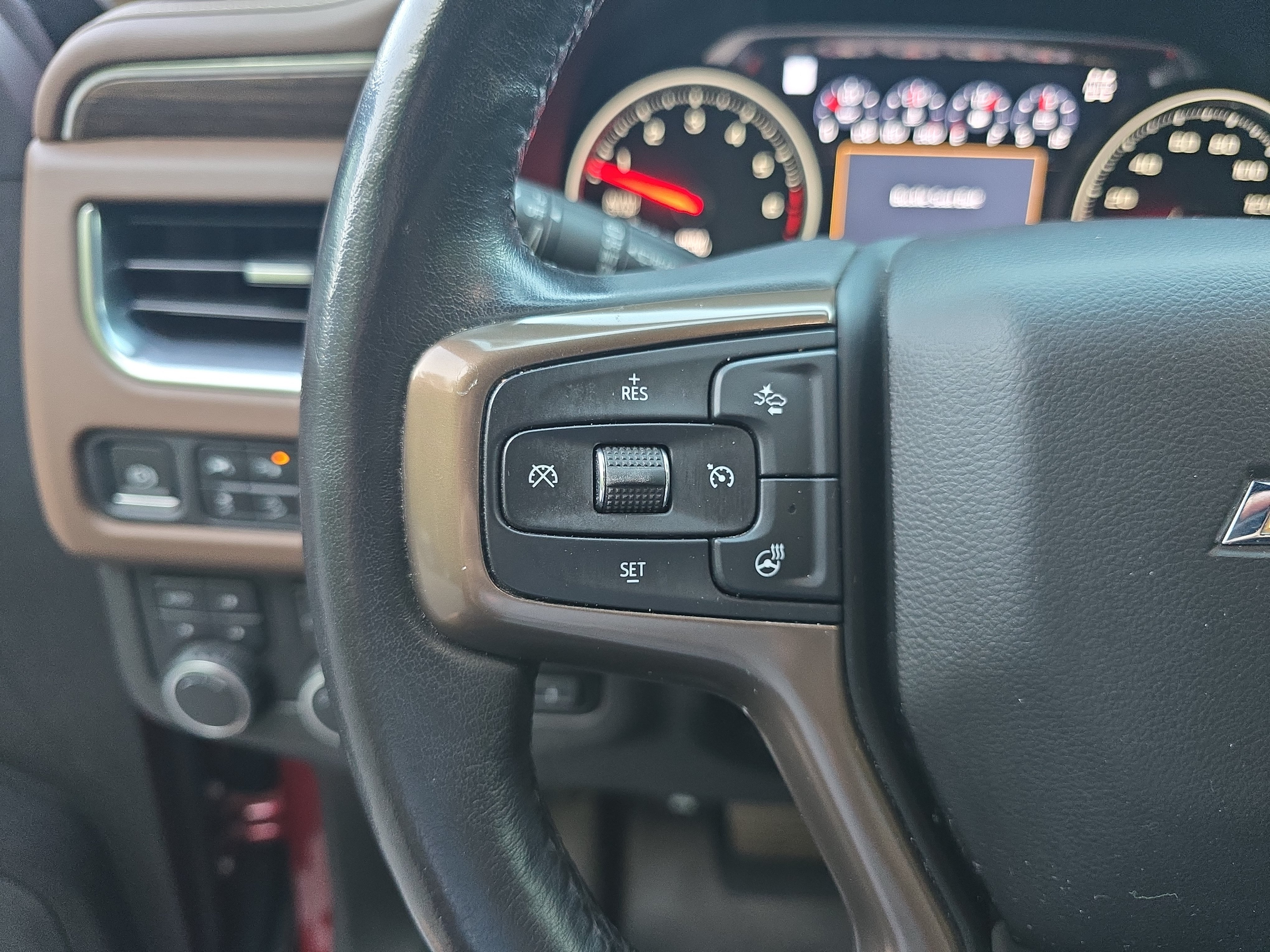 Used 2021 Chevrolet Tahoe High Country w/ Premium Package AWD/4WD image 19