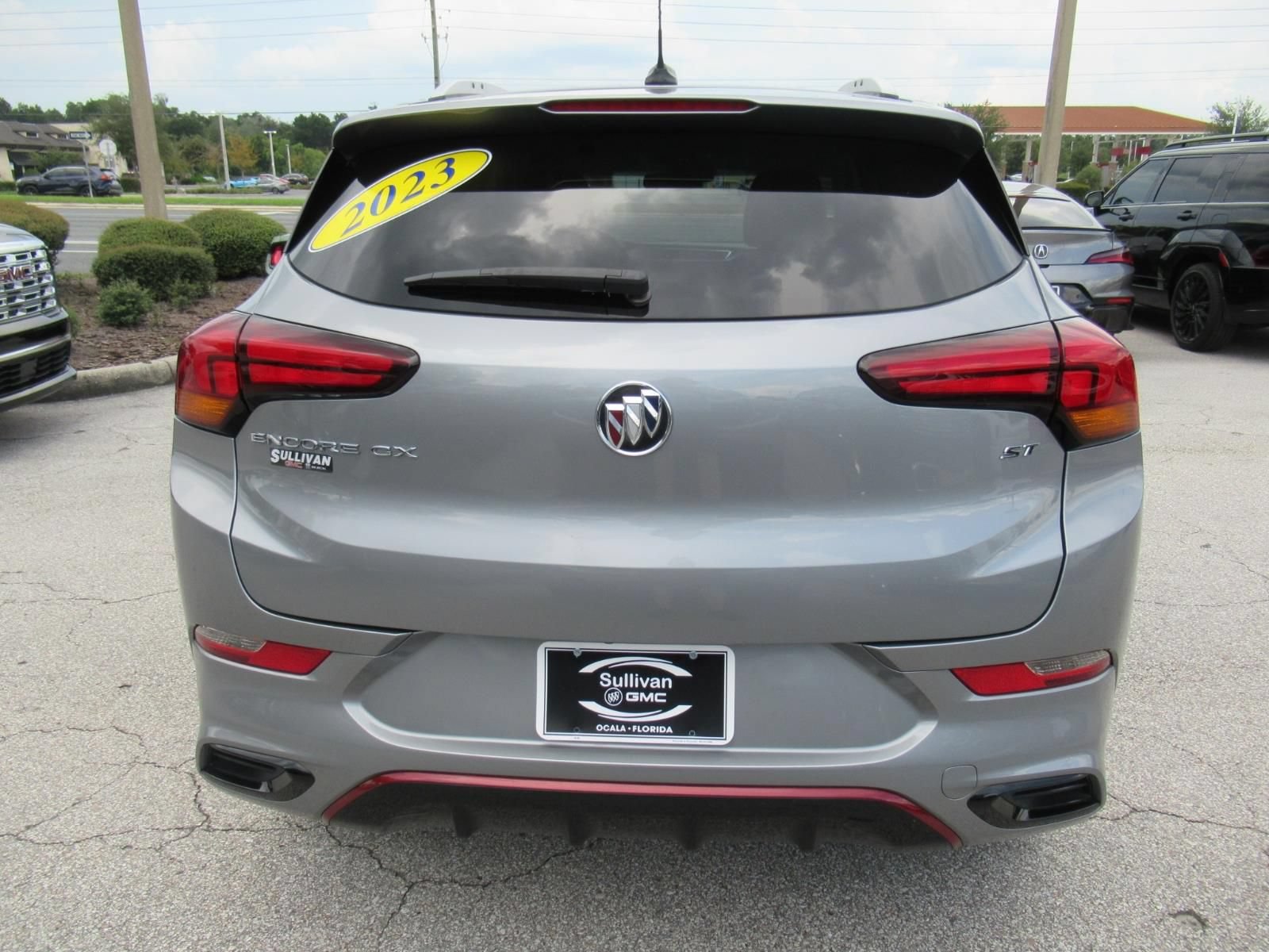 Used 2023 Buick Encore GX Select w/ Sport Touring Package FWD image 6