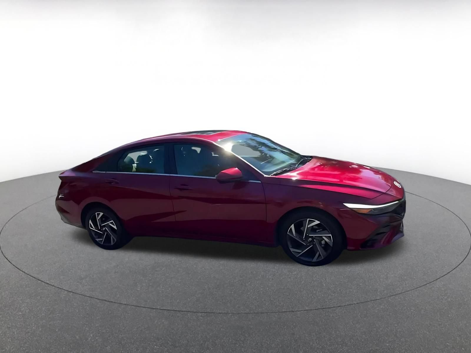 Used 2025 Hyundai Elantra SEL FWD image 2