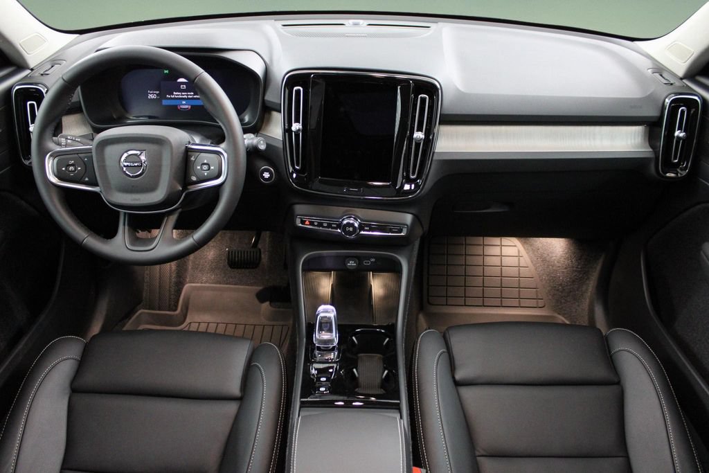 New 2026 Volvo XC40 B5 Plus w/ Climate Package AWD/4WD image 19