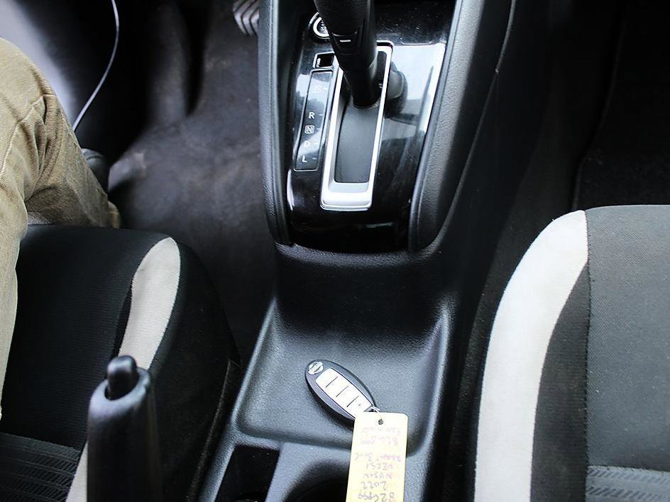 Used 2022 Nissan Versa SV FWD image 10