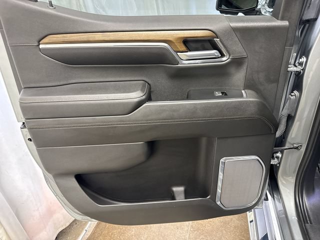 Used 2024 Chevrolet Silverado 1500 High Country w/ Technology Package AWD/4WD image 25