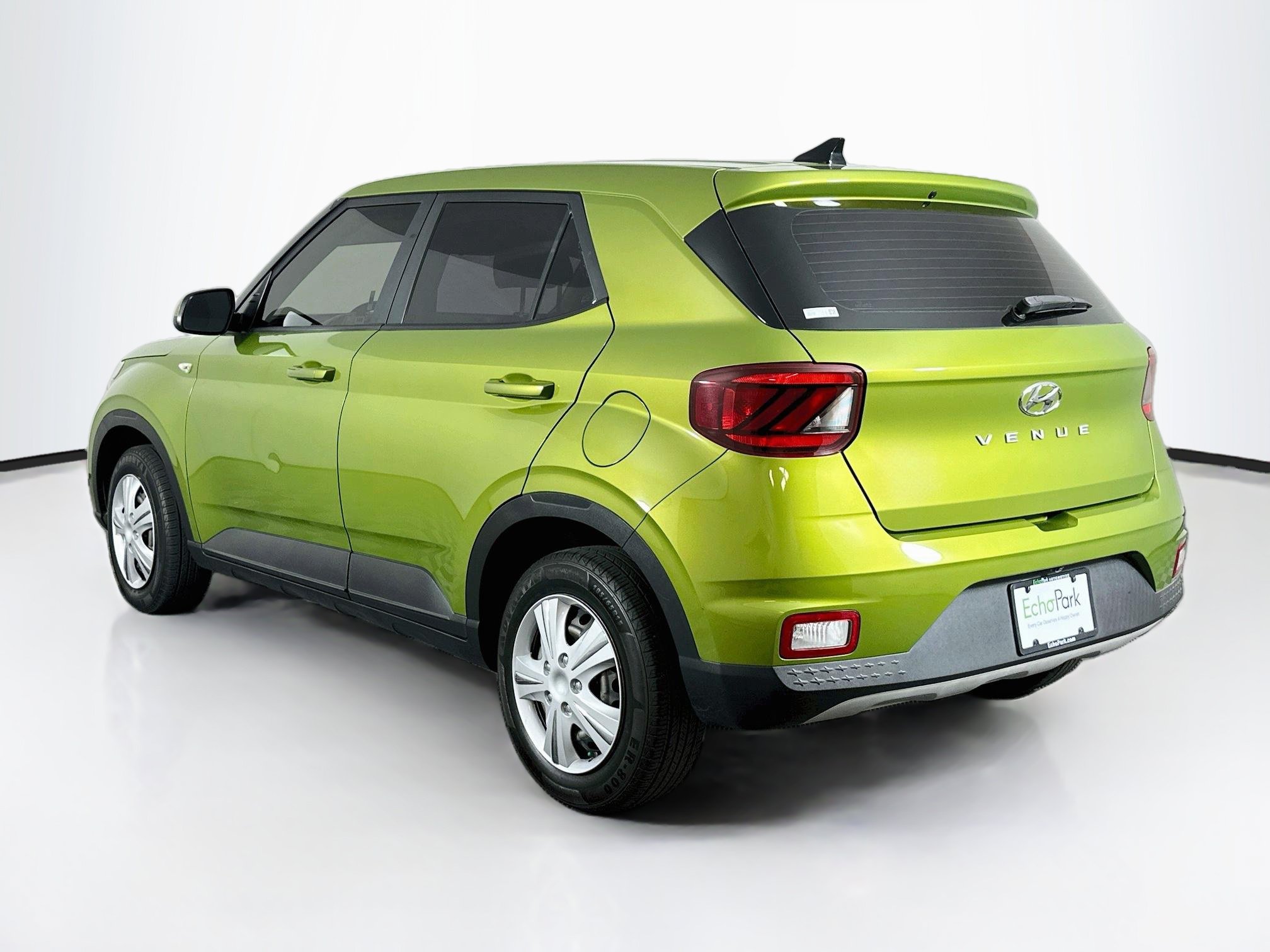 Used 2020 Hyundai Venue SE FWD image 5