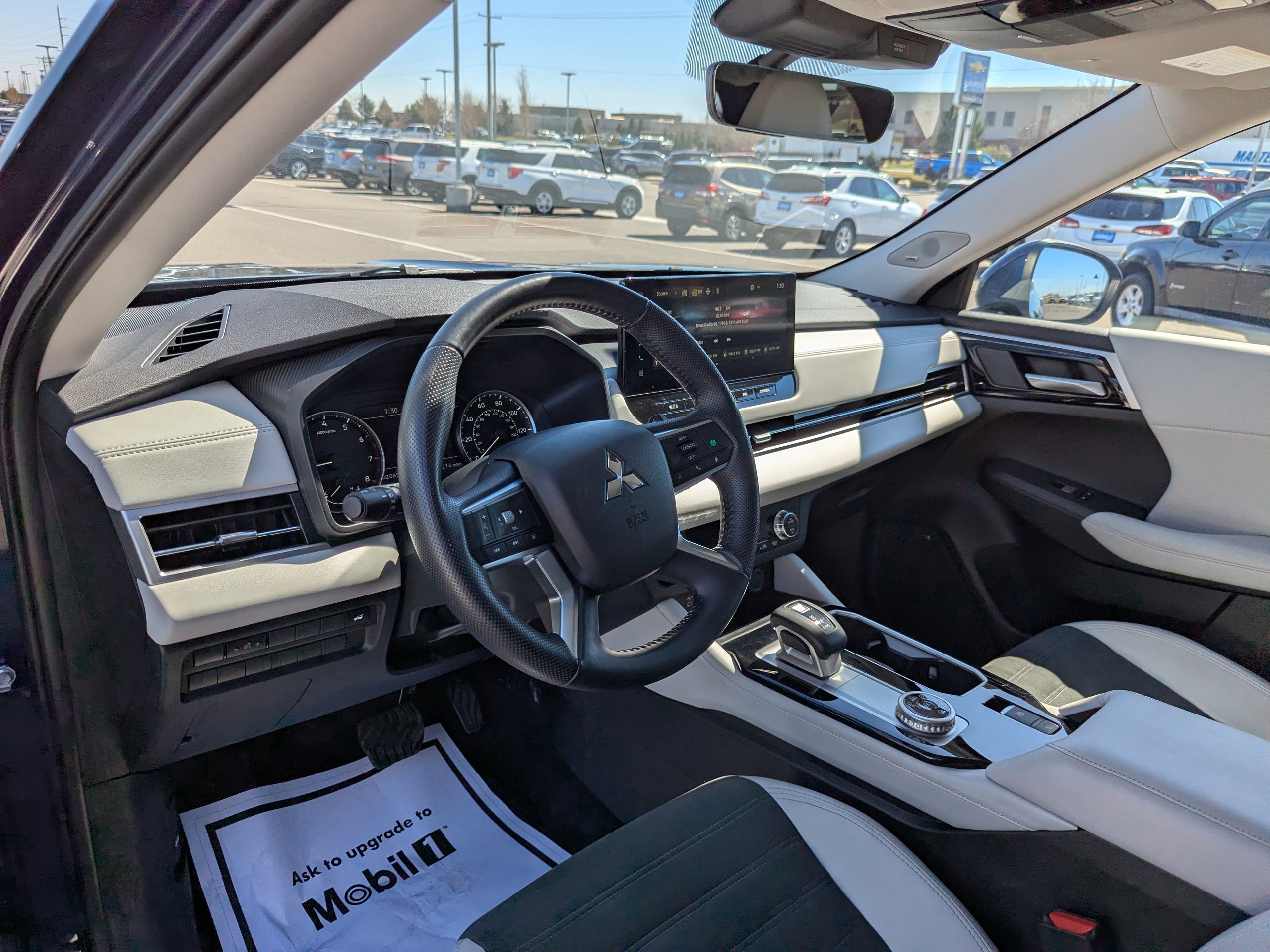 Used 2025 Mitsubishi Outlander SE AWD/4WD image 13