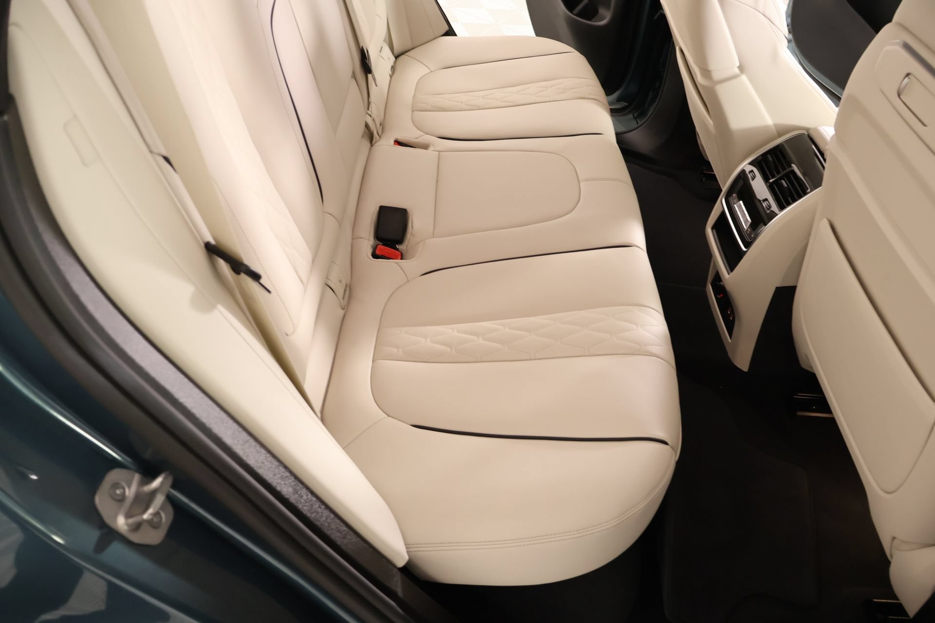 Used 2025 BMW X5 xDrive40i AWD/4WD image 14