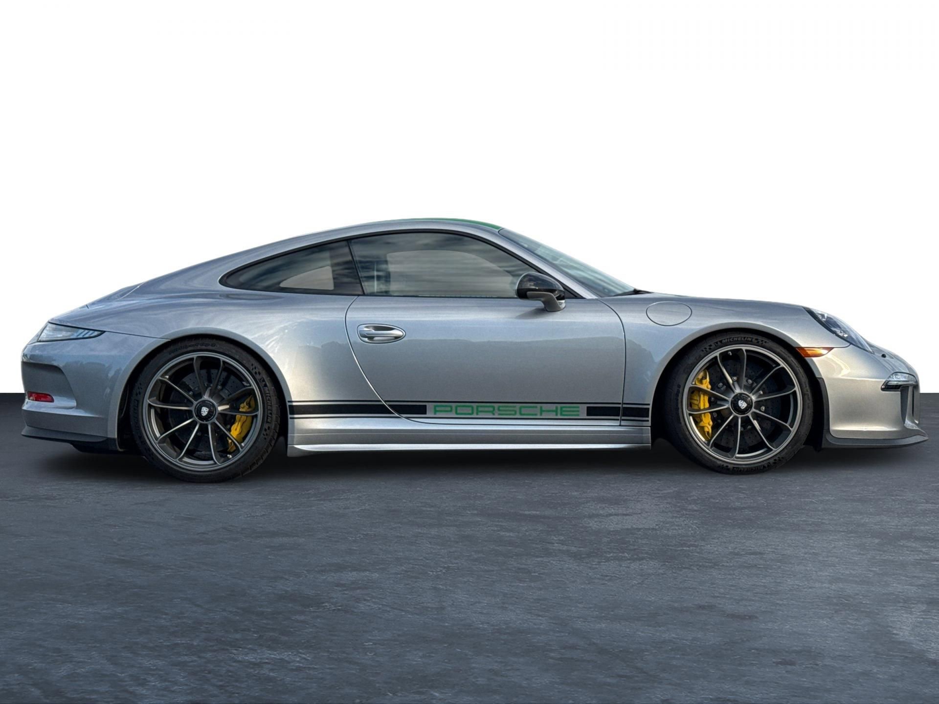 Used 2016 Porsche 911 R image 7