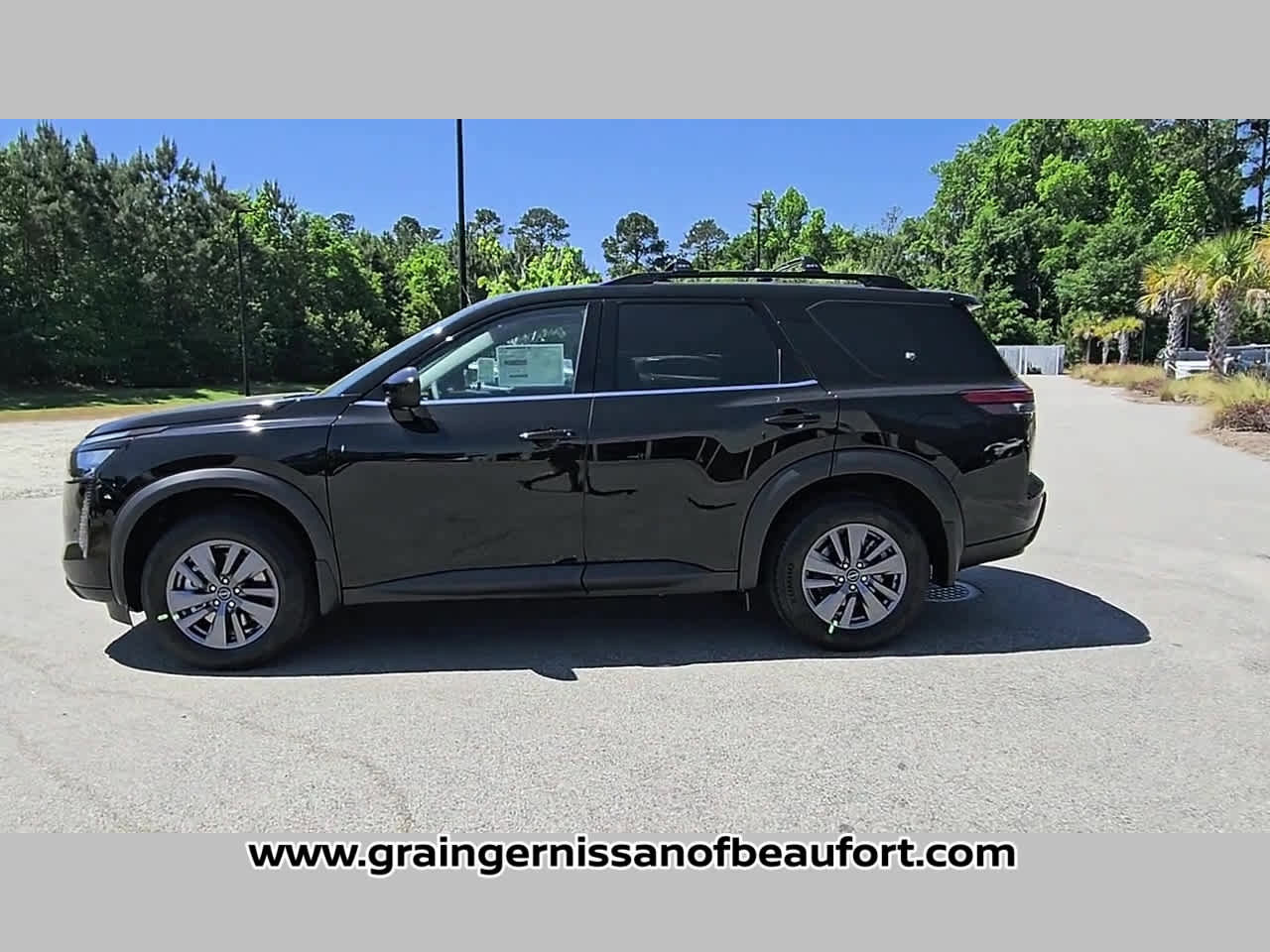 New 2026 Nissan Pathfinder SV FWD image 25