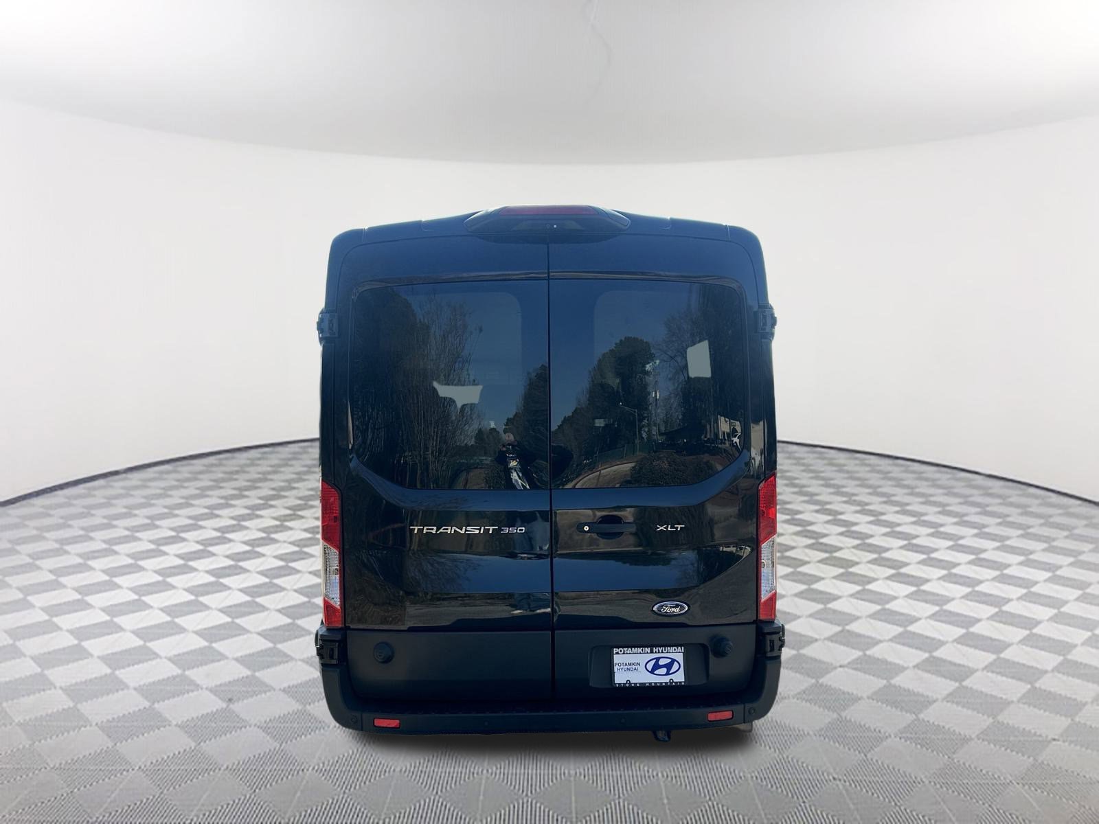 Used 2024 Ford Transit 350 XLT image 8