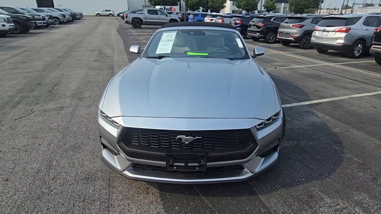 Used 2024 Ford Mustang Premium RWD image 3