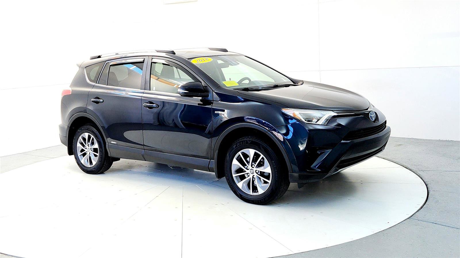 Used 2018 Toyota RAV4 LE image 7