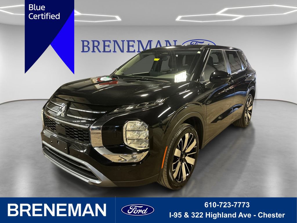 Used 2025 Mitsubishi Outlander SE image 1