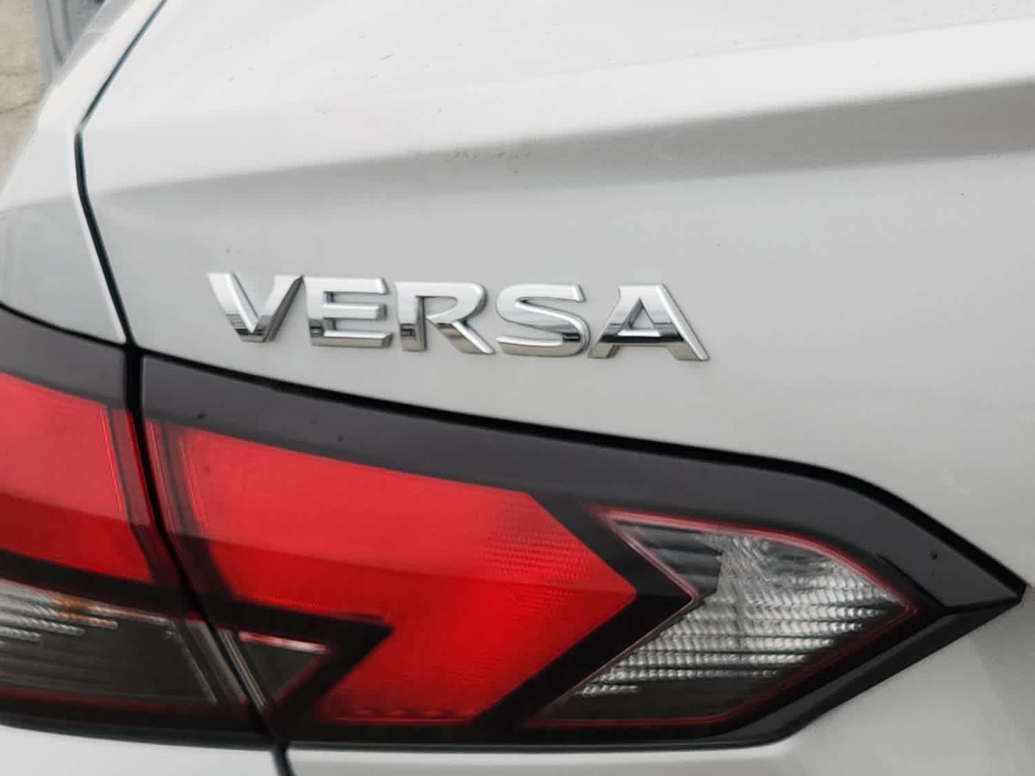 Used 2025 Nissan Versa SV w/ Trunk Package FWD image 16