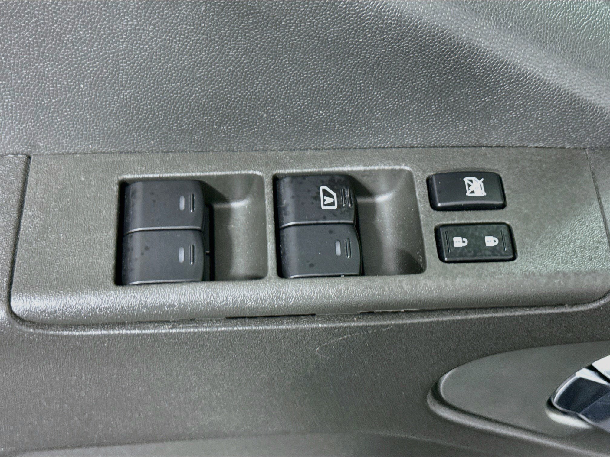 Used 2018 Nissan Frontier PRO-4X AWD/4WD image 23