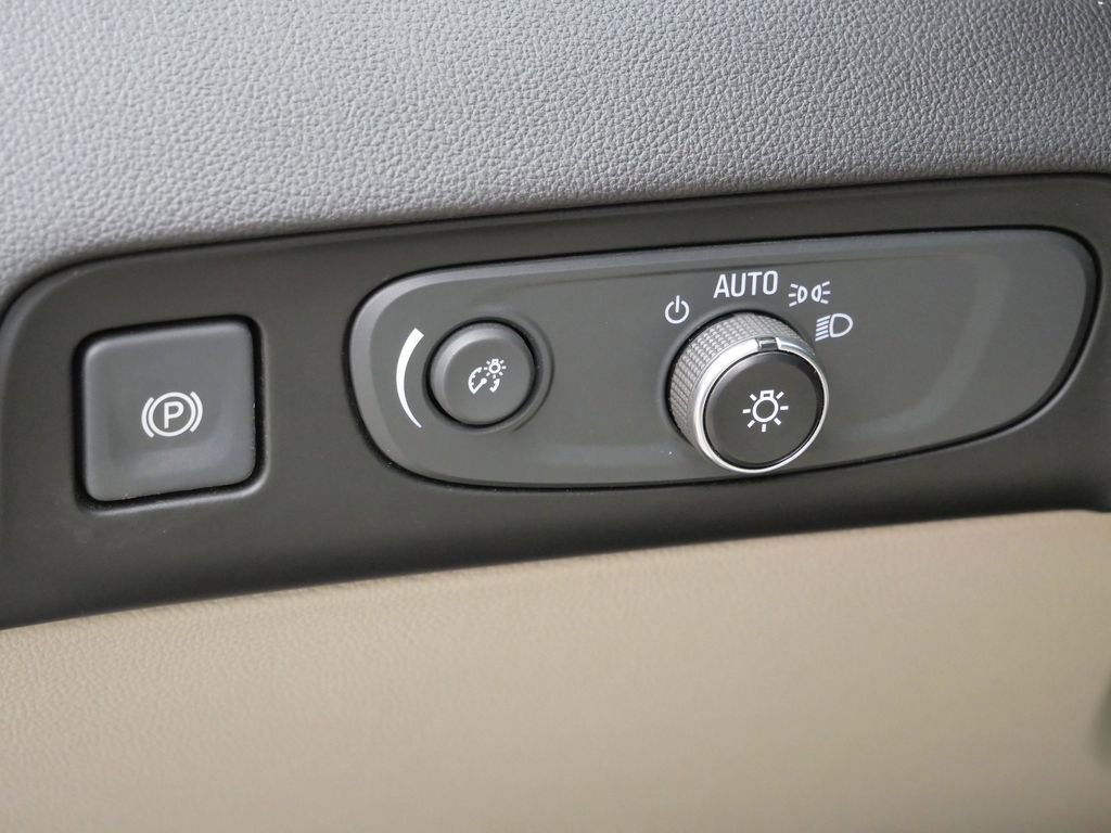 Used 2021 Buick Enclave Essence w/ Sun And Navigation Package image 38