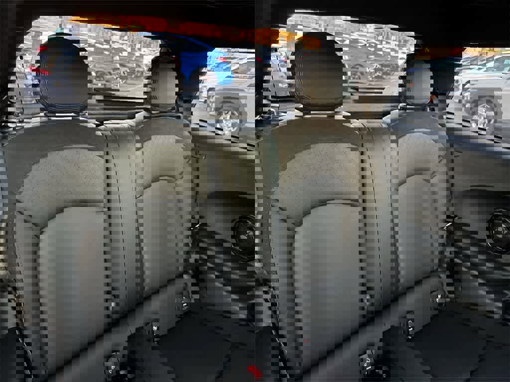 Used 2023 MINI Cooper SE image 32