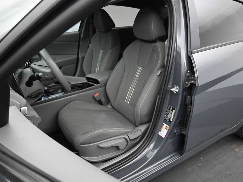 Used 2024 Hyundai Elantra SEL image 9