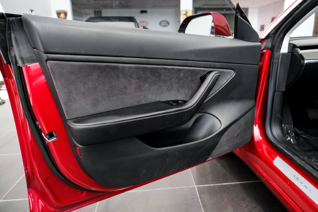 Used 2018 Tesla Model 3 Long Range RWD image 37