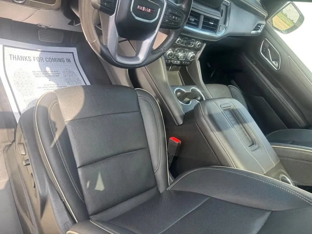 Used 2023 GMC Yukon XL SLT AWD/4WD image 10