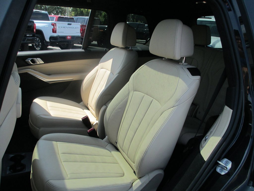 Used 2022 BMW X7 xDrive40i w/ Premium Package image 18