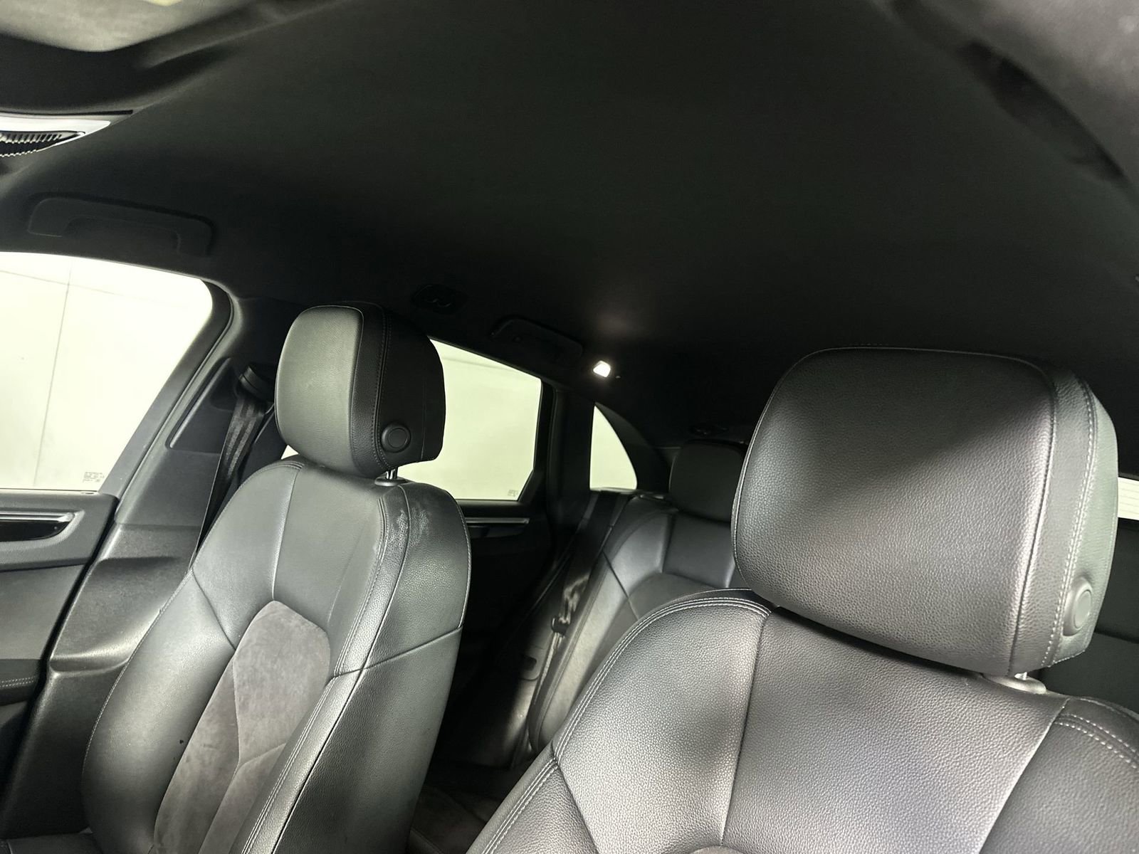 Used 2020 Porsche Macan AWD/4WD image 22