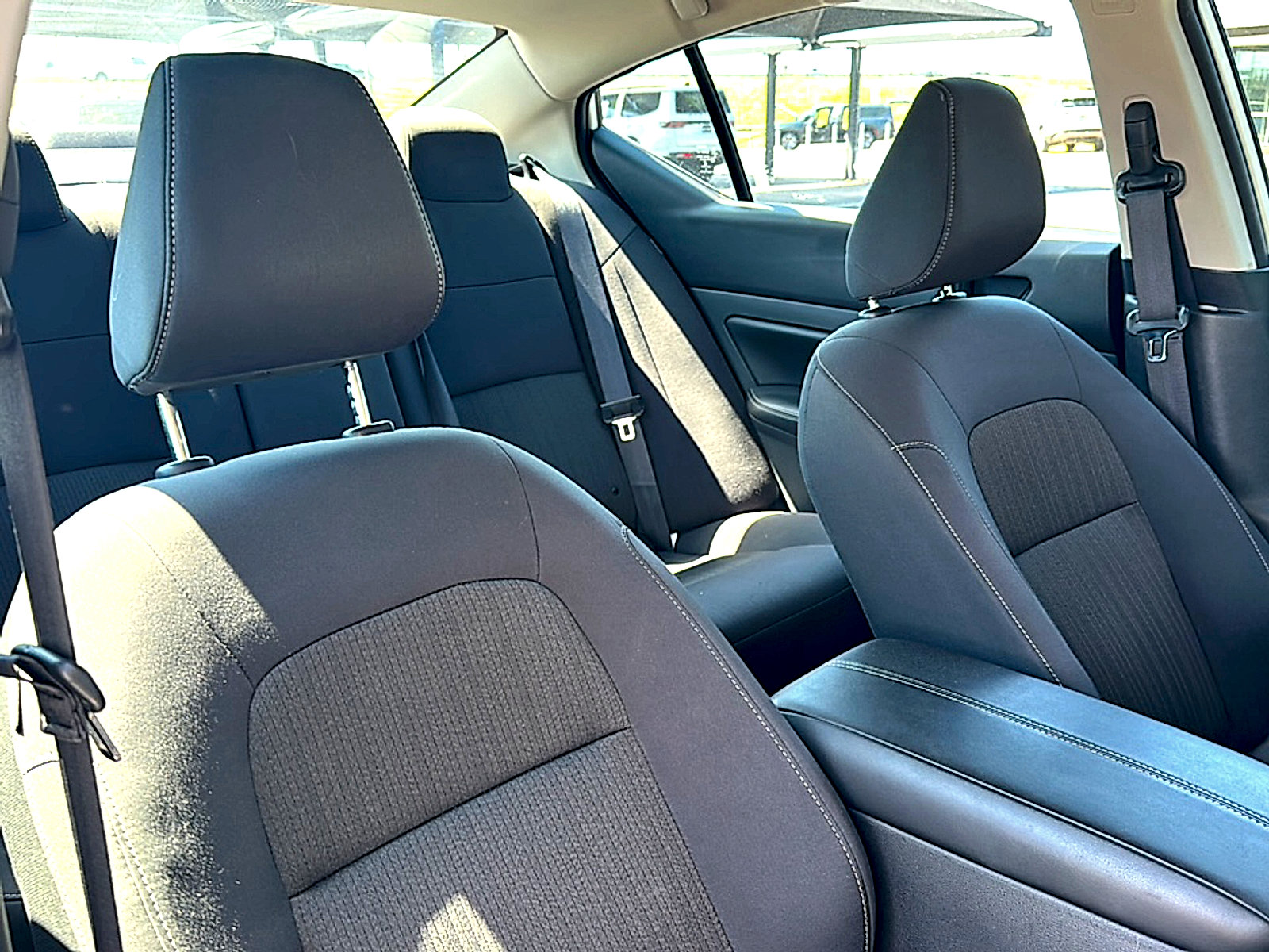 Used 2025 Nissan Altima 2.5 SV FWD image 24
