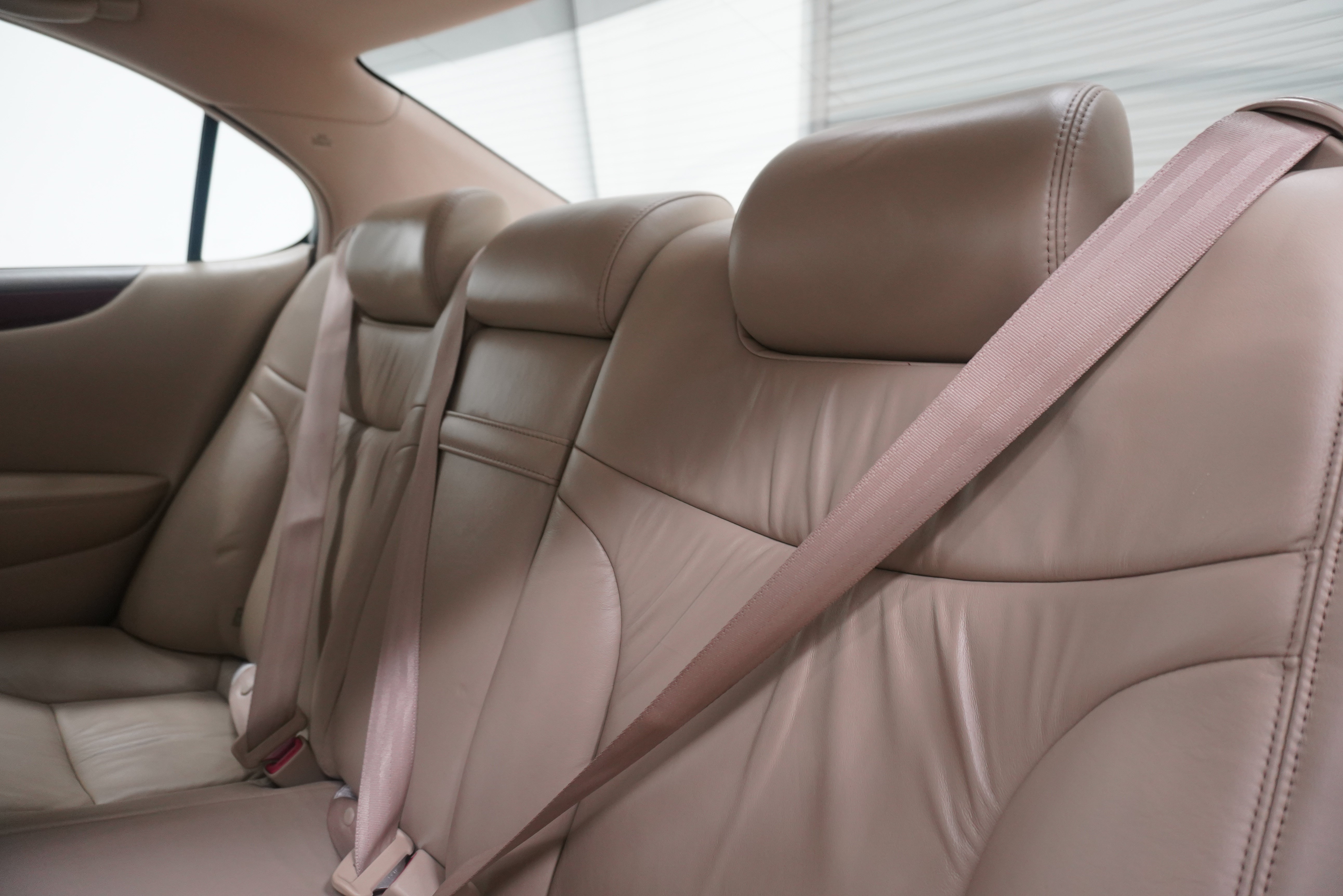 Used 2004 Lexus ES 330 w/ Premium Pkg FWD image 13