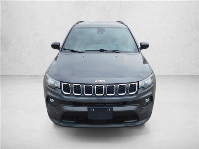 Used 2024 Jeep Compass Latitude AWD/4WD video 3