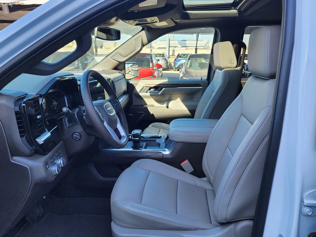 New 2026 GMC Sierra 1500 SLT image 17