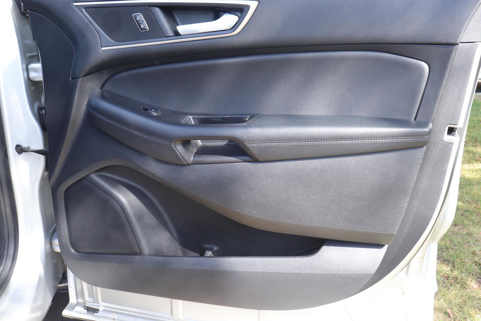 Used 2018 Ford Edge SEL w/ Equipment Group 201A image 18