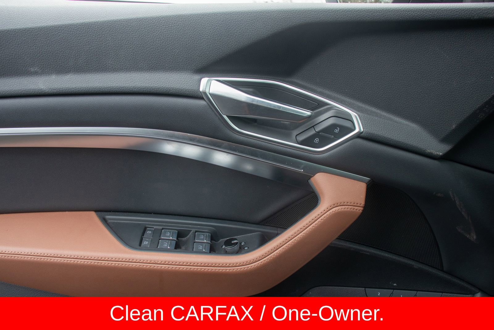 Used 2022 Audi e-tron Premium Plus w/ Premium Plus Package image 22