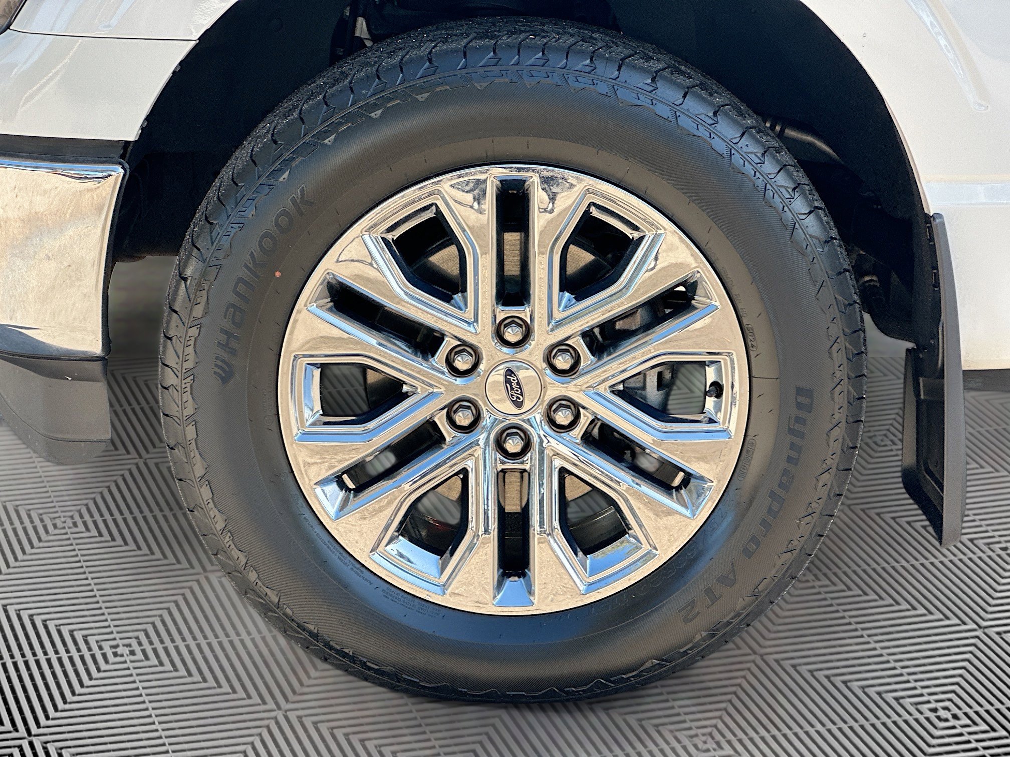 Used 2024 Ford F150 Lariat w/ FX4 Off-Road Package image 38