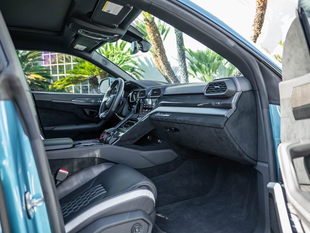 Used 2023 Lamborghini Urus Performante AWD/4WD image 38