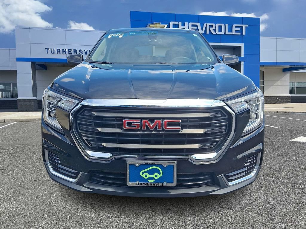 Certified 2022 GMC Terrain SLE FWD image 2