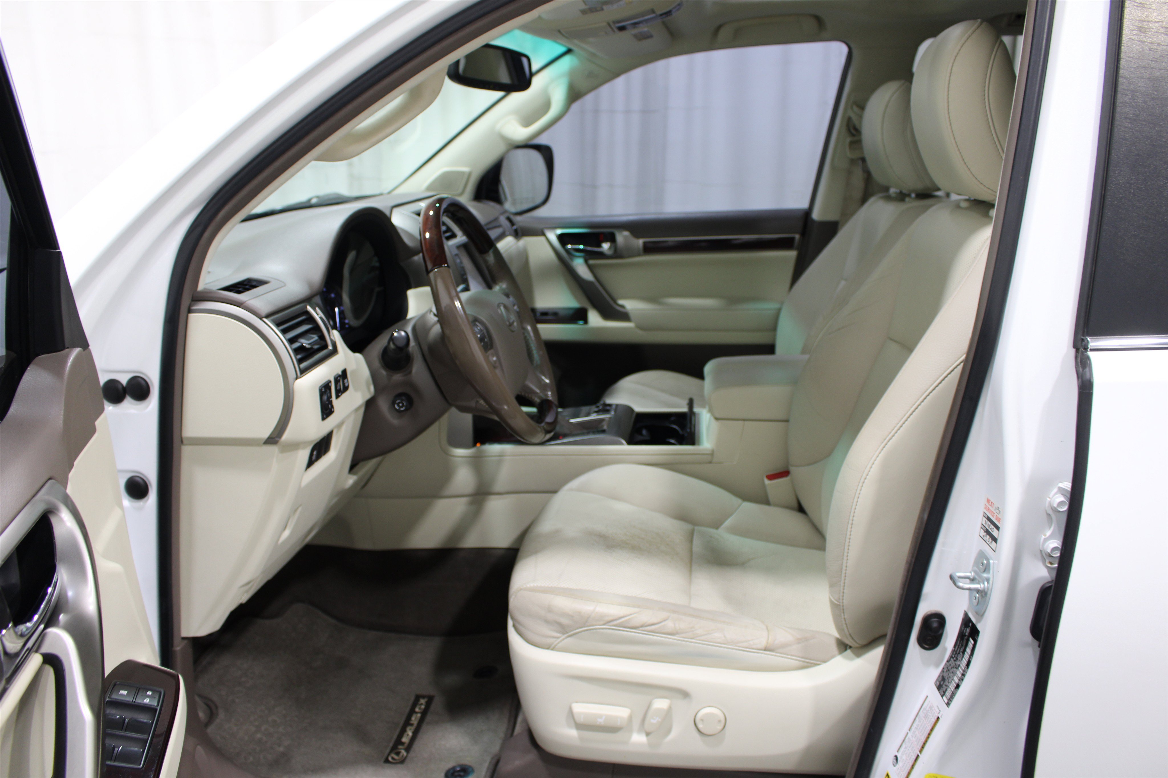 Used 2017 Lexus GX 460 Premium AWD/4WD image 3