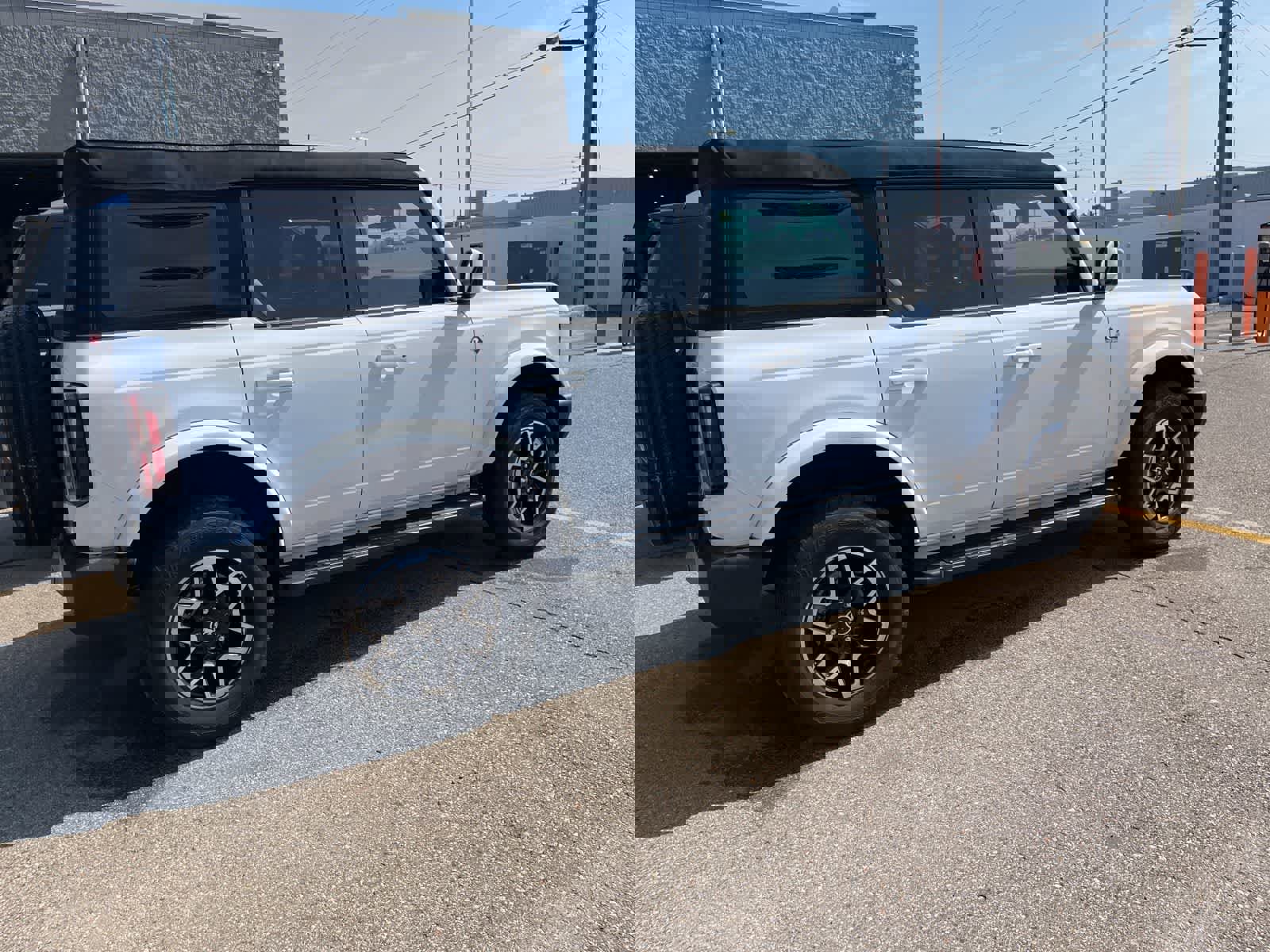 Used 2023 Ford Bronco Outer Banks image 13