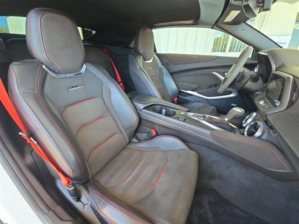 Used 2018 Chevrolet Camaro ZL1 image 27