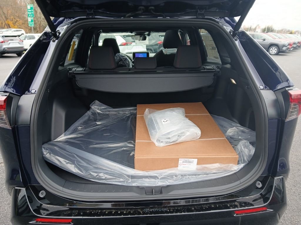 New 2025 Toyota RAV4 SE image 10