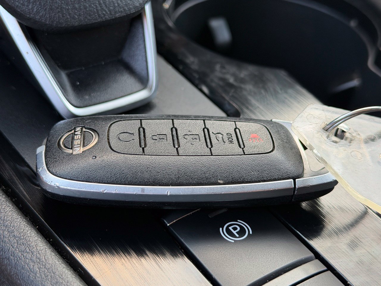 Certified 2025 Nissan Rogue SV FWD image 35