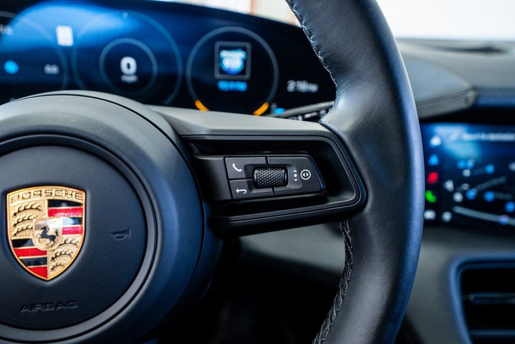 Used 2024 Porsche Taycan image 40