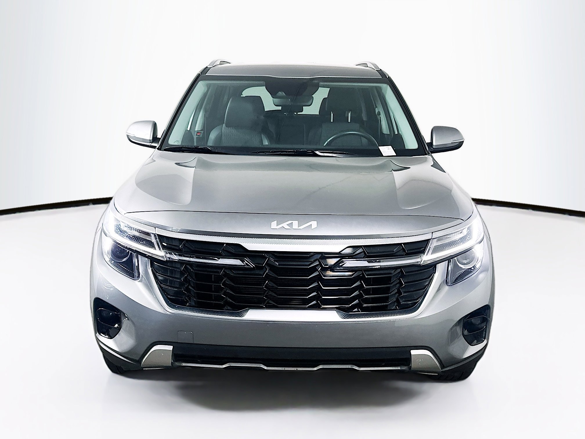 Used 2025 Kia Seltos S image 2