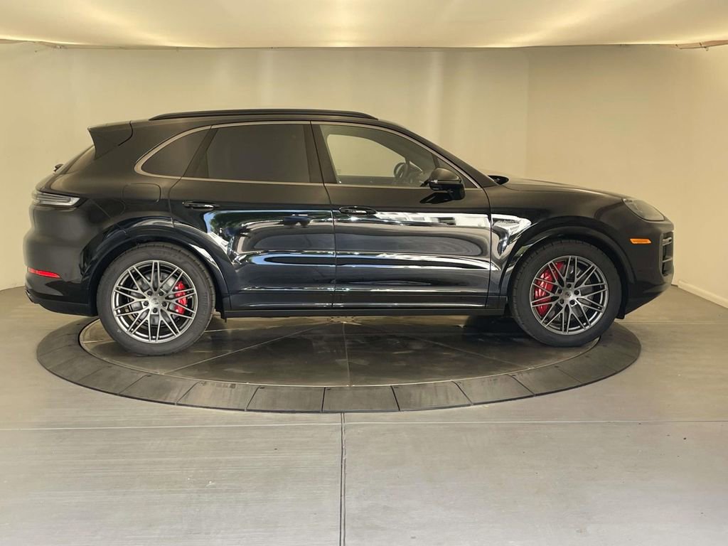 New 2025 Porsche Cayenne Turbo AWD/4WD image 8