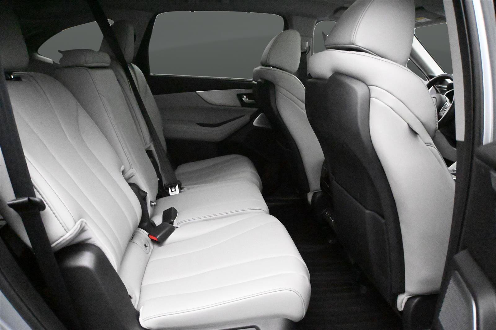 Certified 2026 Acura MDX FWD w/ Technology Package image 23