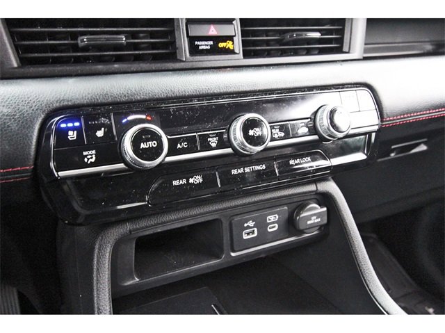 Used 2025 Honda Pilot Black Edition image 26